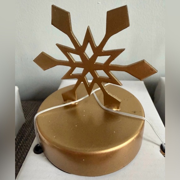 Target Gold Snowflake Stocking Holders - Picture 6 of 8